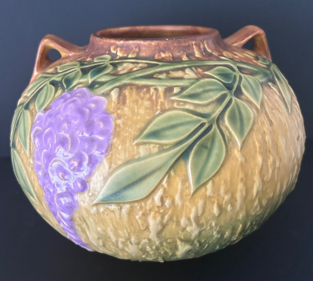 9" Roseville Pottery Green Wisteria 637-6.5 Vase, Excellent Pre Owned Condition